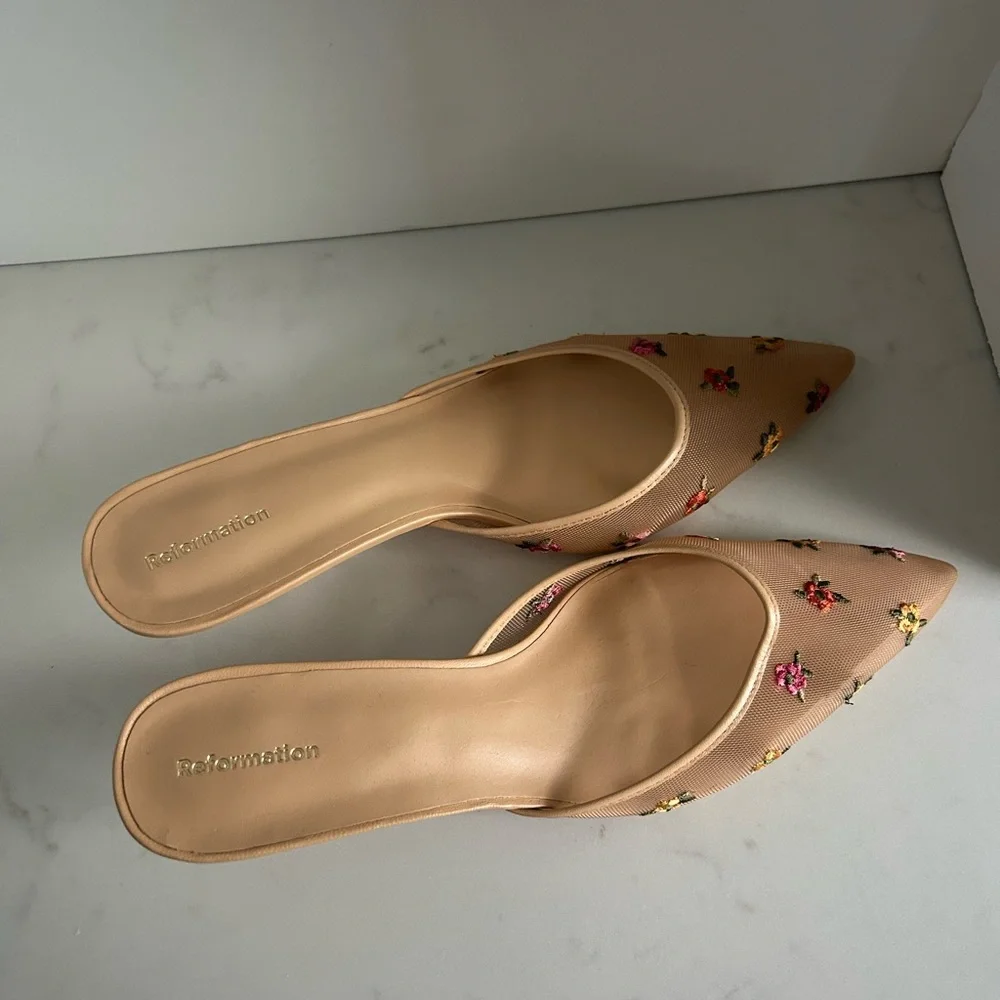 Reformation Wilda Floral Pointed Toe Kitten Mule - Picture 3 of 4